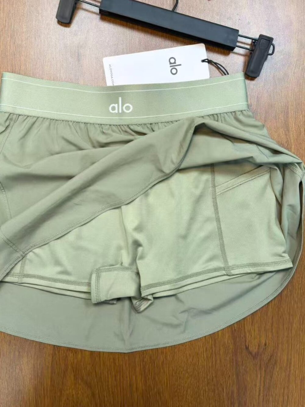 Alo Yoga🧚‍♀️Match Point Tennis Skirt Dune Grass,NWT - Picture 5 of 7